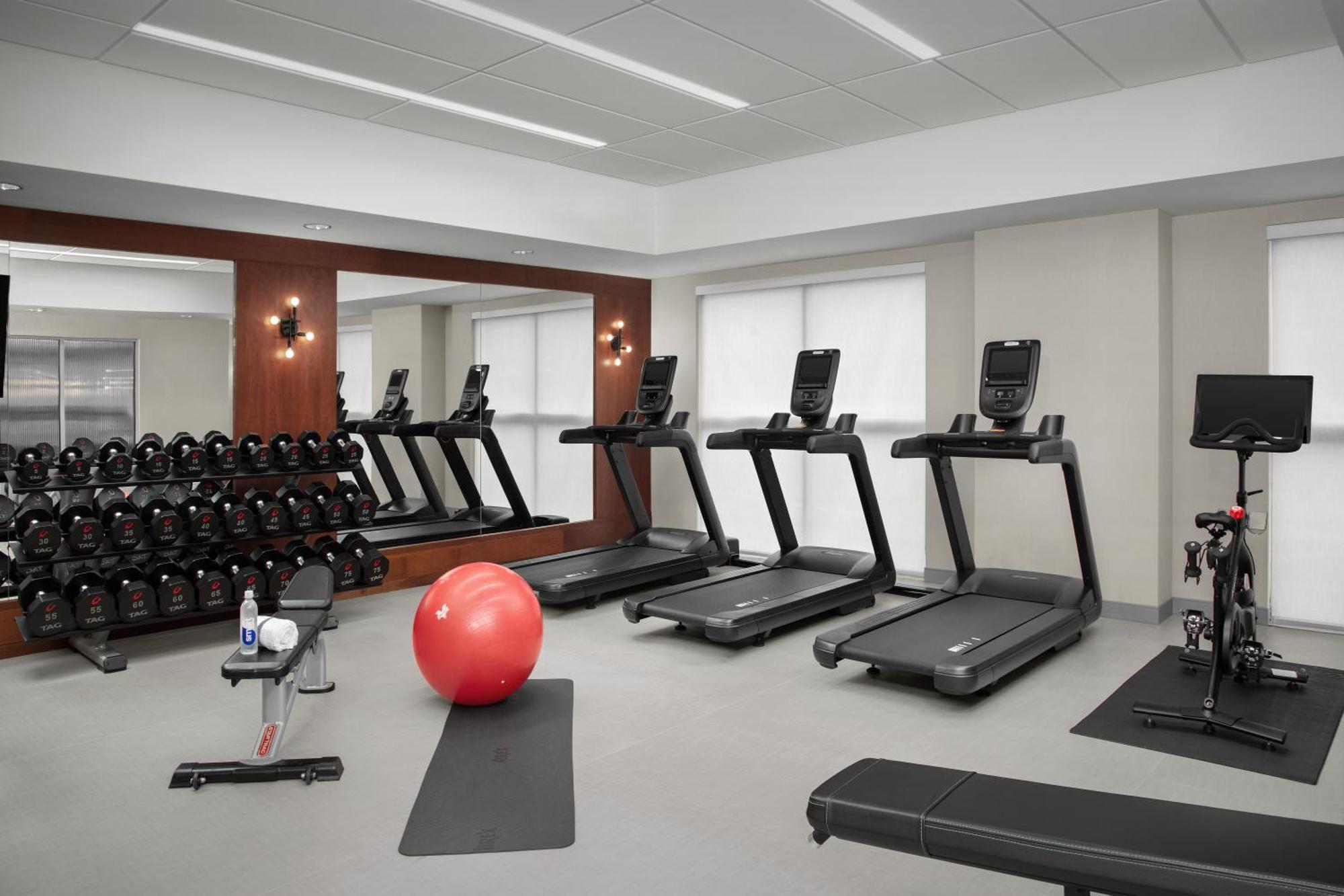 Hilton Garden Inn Portsmouth Downtown Esterno foto