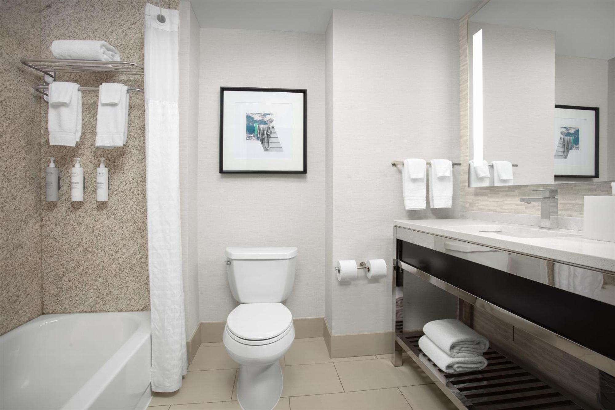 Hilton Garden Inn Portsmouth Downtown Esterno foto