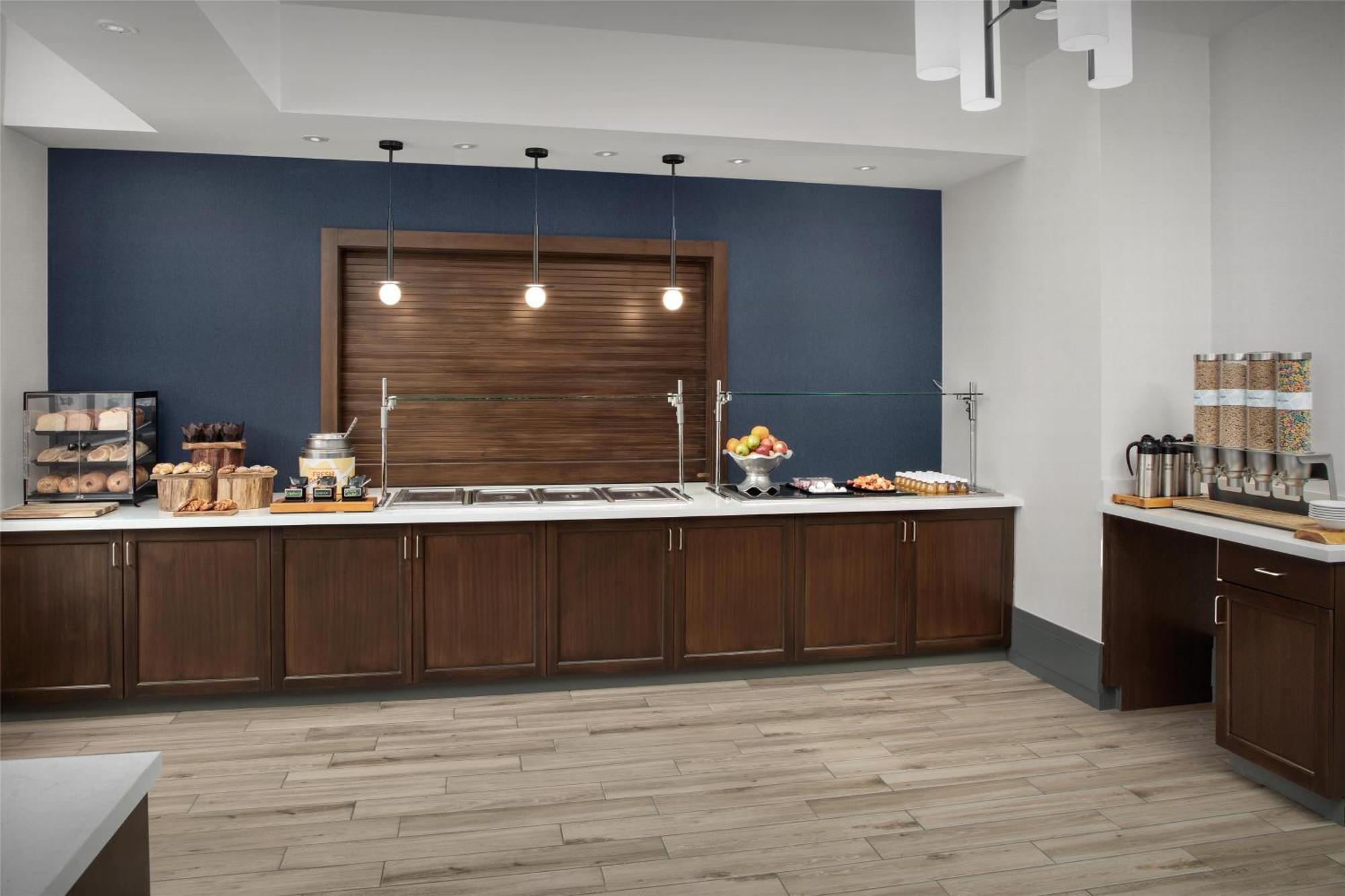 Hilton Garden Inn Portsmouth Downtown Esterno foto